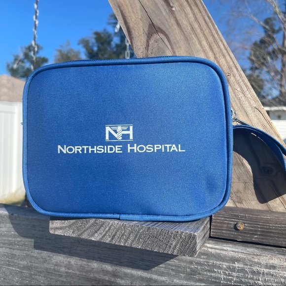 Gilchrist & Soames Travel Set Lot Bundle Pouch 11 Items Shampoo Conditioner Gel - Picture 3 of 4